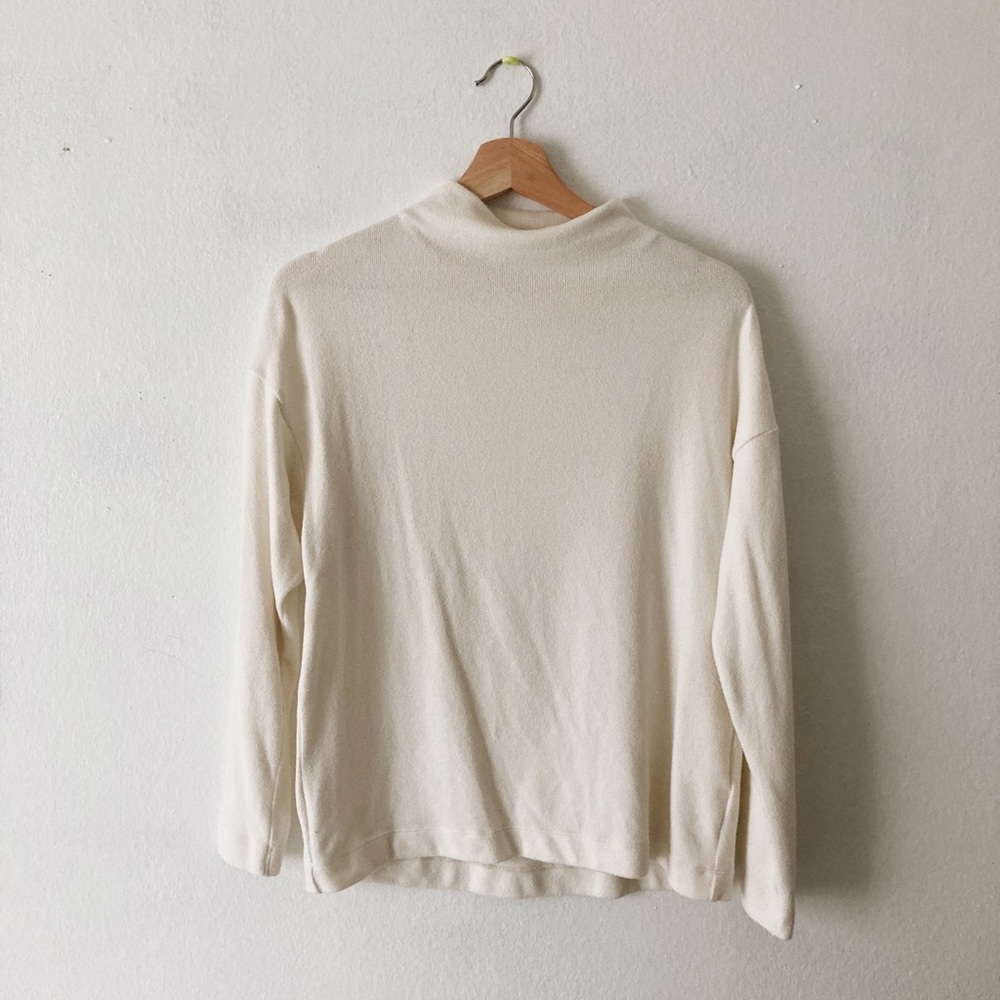 Uniqlo cream top